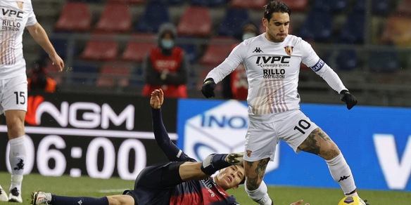 Bologna-Benevento 1-1: Viola riprende Sansone, pari tra Inzaghi e Mihajlovic