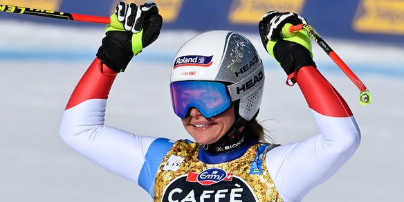 Cortina, Suter oro nella discesa. Curtoni 8ª