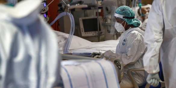 Coronavirus, i dati in Italia: 12.074 positivi e 369 morti