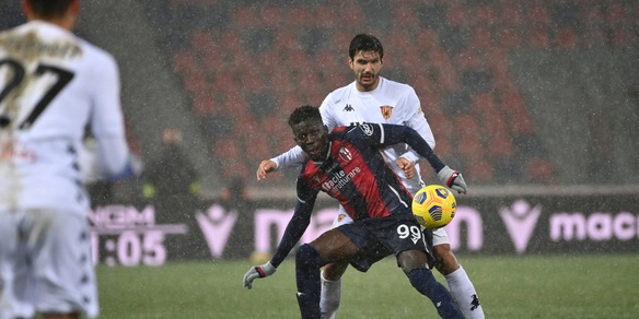 Bologna, Barrow sempre al centro. E Hickey cerca spazio