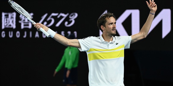 Medvedev supera Tsitsipas: è in finale agli Australian Open