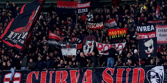 Milan, la carica della Curva Sud a Milanello: "Il derby si vince"