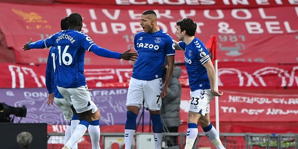 Premier League, Ancelotti batte il Liverpool. Frena il Chelsea