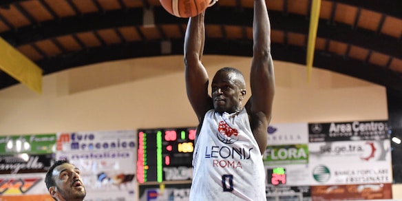 Orlandina, Fall rescinde e va a Latina