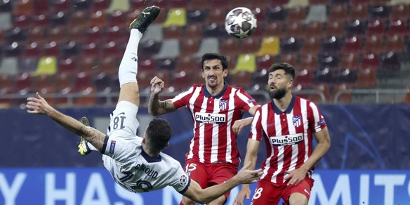 Giroud lancia il Chelsea con una prodezza: ko l'Atletico di Simeone