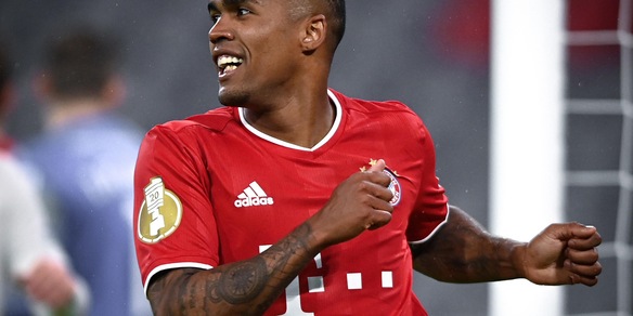 Juve, l'agente di Douglas Costa: "Colloqui nei prossimi giorni"