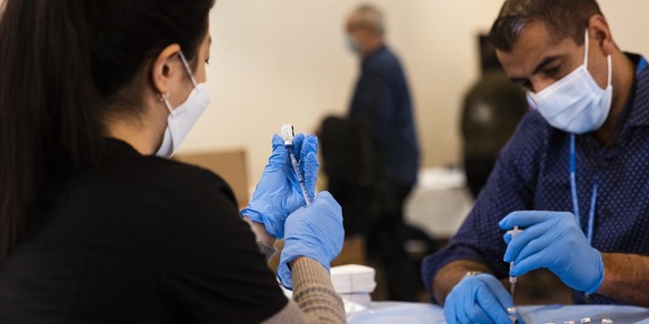 "Nuova variante Covid a New York, vaccino meno efficace?"