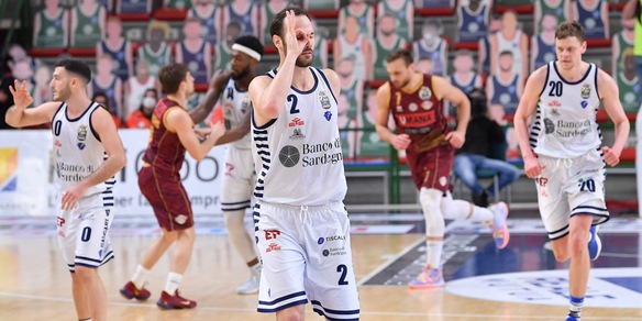 Sassari batte Venezia nel big match. Vincono Virtus Bologna e Brindisi