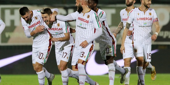 Serie B Venezia-Reggiana 2-1. Libutti illude Alvini