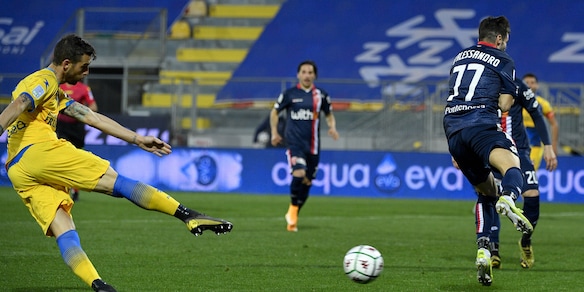 Serie B, Frosinone-Monza 2-2: Nesta ringrazia l'eurogol di Salvi