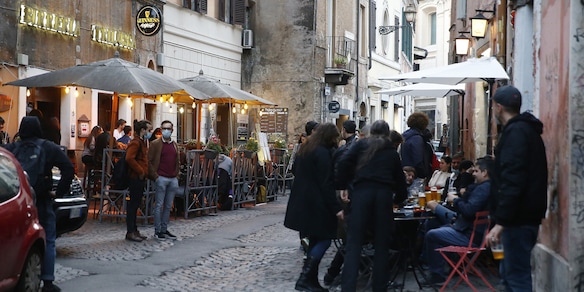 Dpcm Draghi ufficiale: scuole, ristoranti, negozi, coprifuoco, cosa cambia