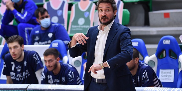 Sassari, Pozzecco: "Bendzius out, con Varese cambierò sistema"