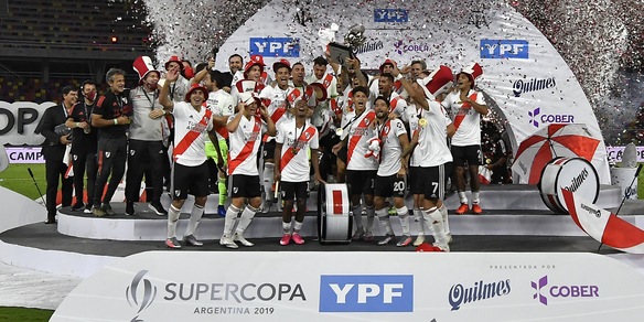 Il River Plate vince la Supercoppa argentina: che festa in campo!