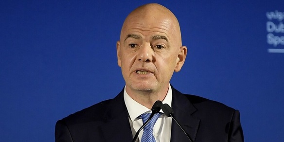 Incredibile Infantino: "La Fifa studia modifiche al fuorigioco"