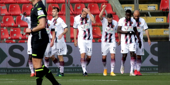 Serie B: Salernitana, Spal e Frosinone ok. Pareggia la Reggina