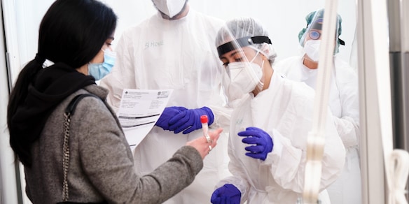 Coronavirus, i dati in Italia: 20.765 nuovi casi e 207 morti