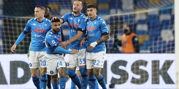 Insigne show, Osimhen torna al gol: il Napoli piega il Bologna