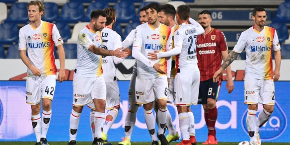 Serie B, è un Lecce perfetto: 4-0 alla Reggiana e triplo sorpasso