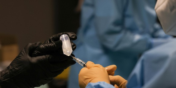 Vaccini Covid, Johnson&Johnson: “Non garantiamo le 55 milioni di dosi”