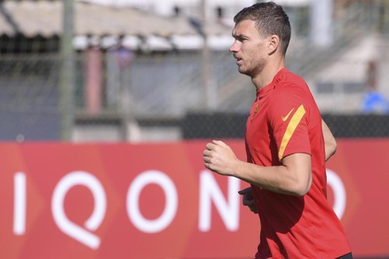 Roma, Dzeko si allena in gruppo: ecco quando tornerà in campo