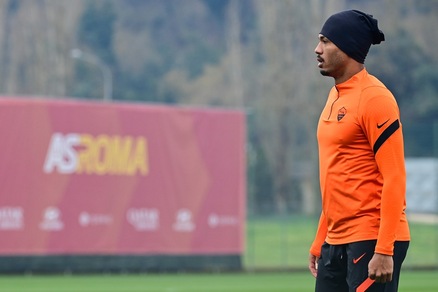Roma, Juan Jesus positivo al Covid: è in isolamento