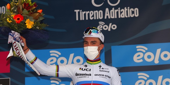 Tirreno-Adriatico, Alaphilippe vince la seconda tappa
