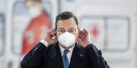 Draghi: "Vaccino unica soluzione alle restrizioni"