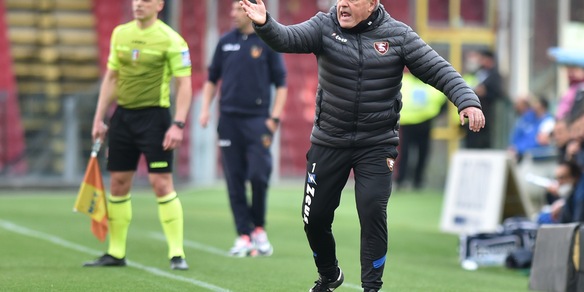 Serie B, Salernitana-Cosenza 0-0. Castori frena in casa