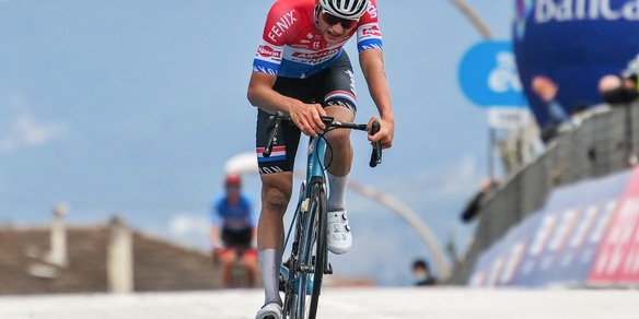 Tirreno-Adriatico: quinta tappa a Van der Poel, ma Pogacar resta leader