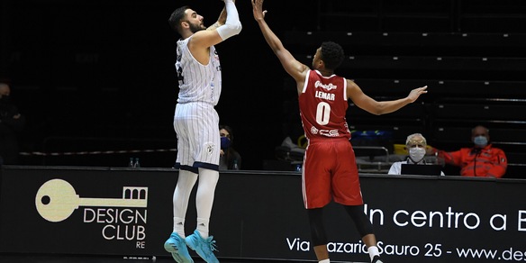 Fortitudo, calcio alla crisi: battuta Reggio Emilia 71-68