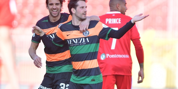 Serie B, Monza-Venezia 1-4: Aramu scatenato, tripletta