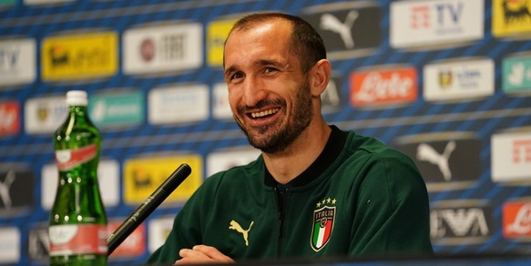 Chiellini: "Il problema non è Pirlo, ma la Juve"