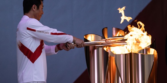 Tokyo 2020, riparte la torcia. Bach: "E' la luce in fondo al tunnel"