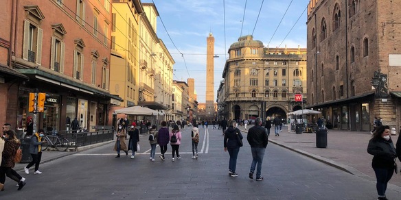 Assembramenti a Bologna: infrante norme Covid e zona rossa