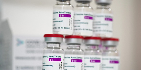 AstraZeneca, docente in gravi condizioni: segnalazione all'AIFA