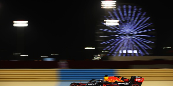 F1, prove libere 2 GP Bahrain: Verstappen ancora il più veloce, Sainz 4°