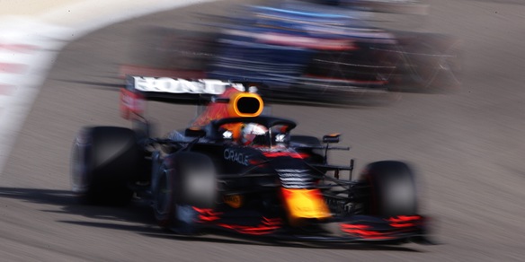 F1, è ancora Verstappen il più veloce in Bahrain. Sainz 6° nelle FP3