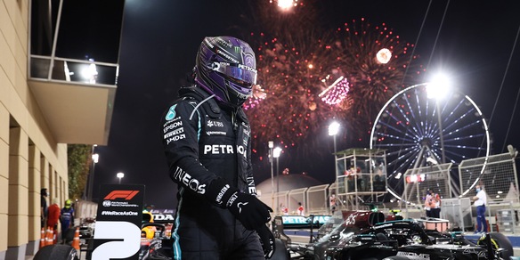 F1 Gp Bahrain, Hamilton: "Ho fatto qualcosa di speciale per battere Verstappen"