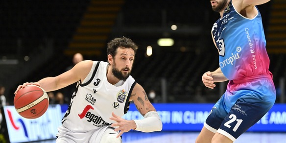 Il derby di Bologna va alla Virtus, Olimpia ko a Venezia