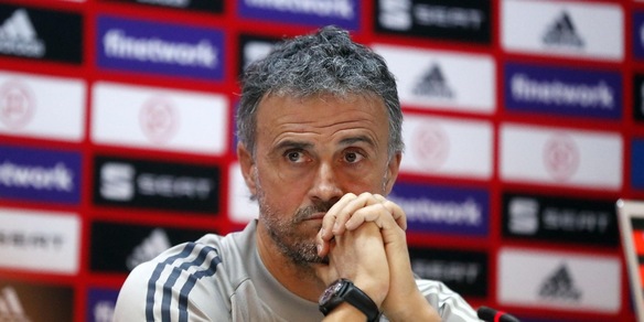 Spagna, Luis Enrique chiuso in ascensore per un'ora: arriva in ritardo allo stadio