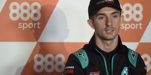 Moto3, rissa tra McPhee e Alcoba a Doha: multa e penalità per entrambi