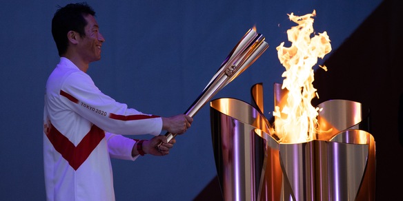 Tokyo2020, troppi contagi di Covid: la torcia non sfilerà ad Osaka