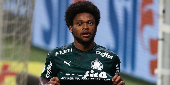 Scandalo Luiz Adriano: è positivo ma va al supermercato e...