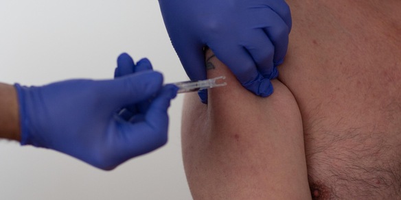 Vaccino Johnson & Johnson, stop negli Usa: cosa succede in Italia