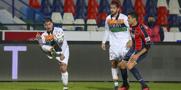Diretta Venezia-Cosenza dalle 19: probabili formazioni e dove vederla in tv