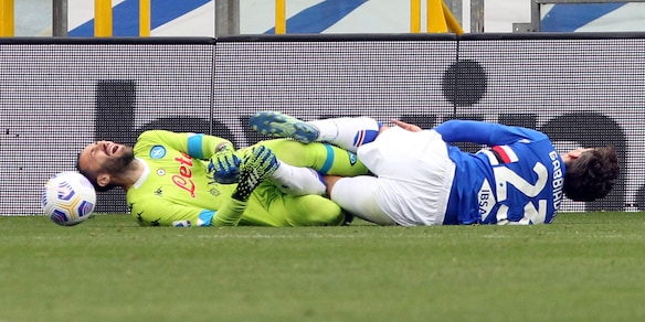 Napoli, Ospina va ko: distrazione muscolare
