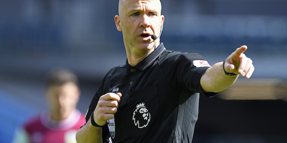 Roma-Ajax, arbitra Taylor. Due precedenti con i giallorossi