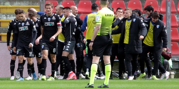 Serie B, Cremonese-Empoli 2-2. A Dionisi non basta Mancuso