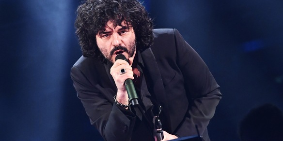 Anche Renga rinvia il tour a dicembre