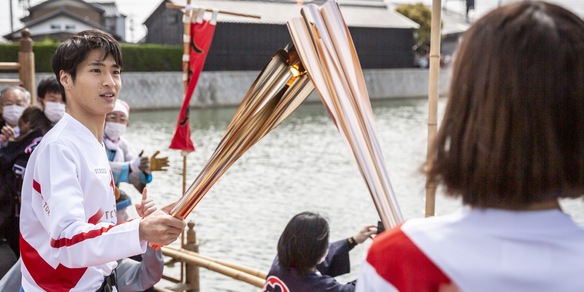 Olimpiadi, stop al tour della fiaccola in Giappone causa Covid